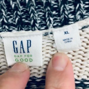 Women’s GAP cardigan sweater